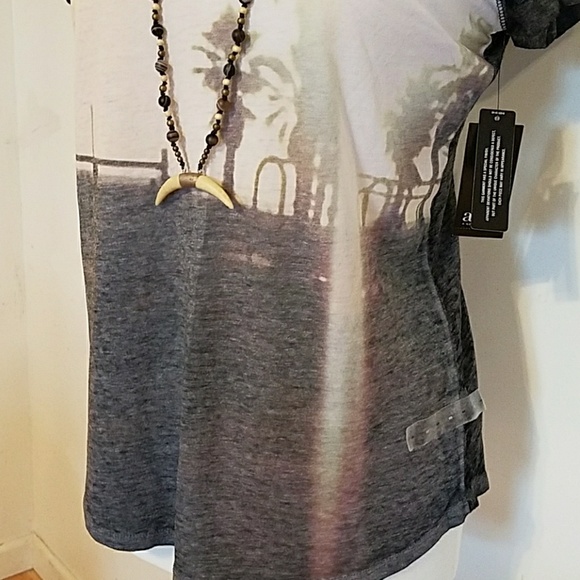 NWT Modern Unique Graphic Tee - Picture 3 of 6